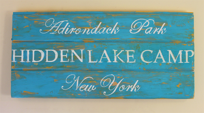 HiddenLakeSign1